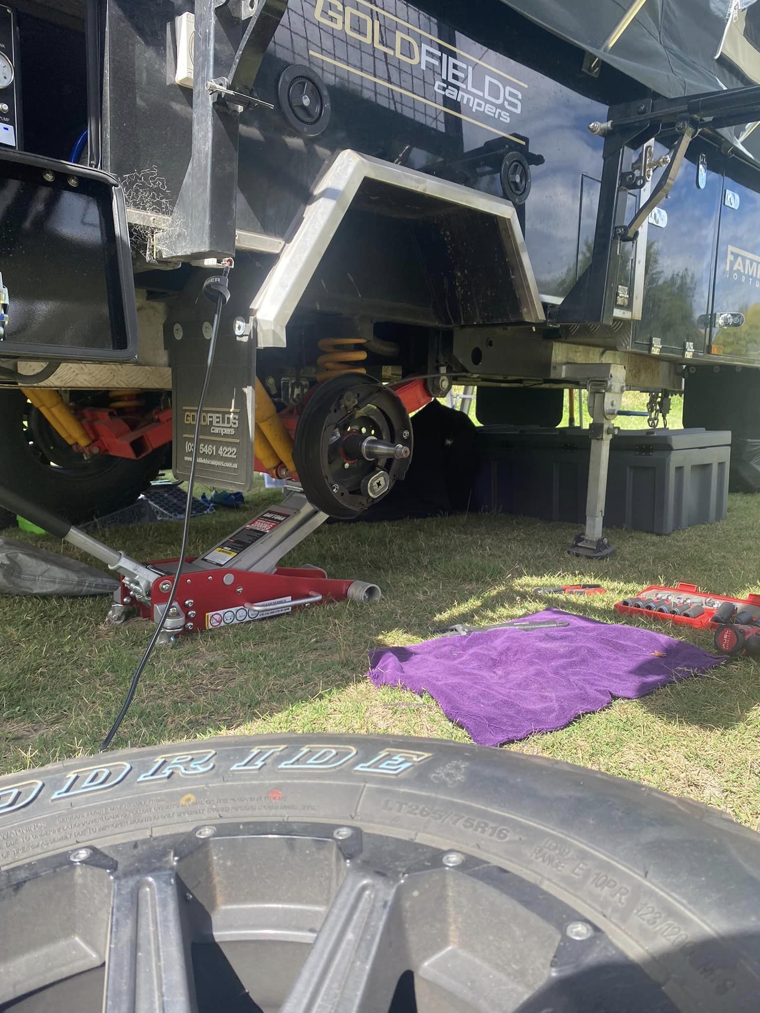 1890Down under caravan & trailer repairs